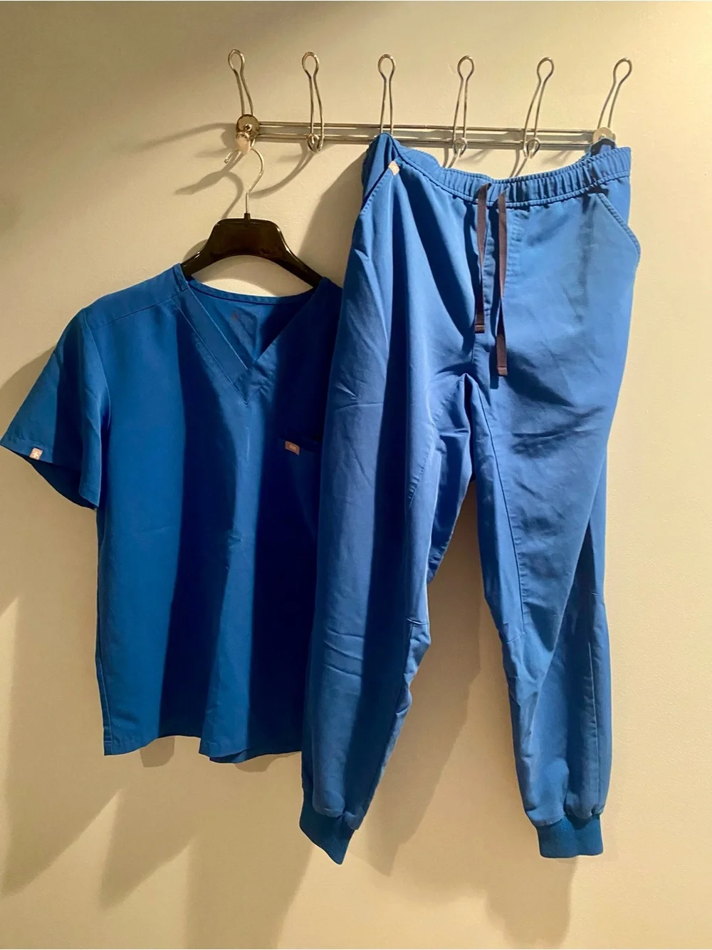 FIGS royal blue scrub set  V-neck top and matching jogger pants size M